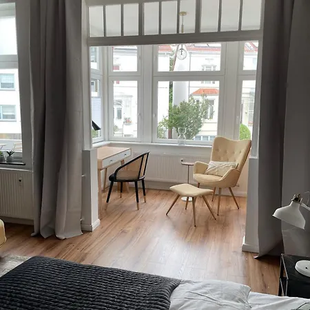 Grosse Design-wohnung Im Beliebtesten Stadtteil Апартаменты *